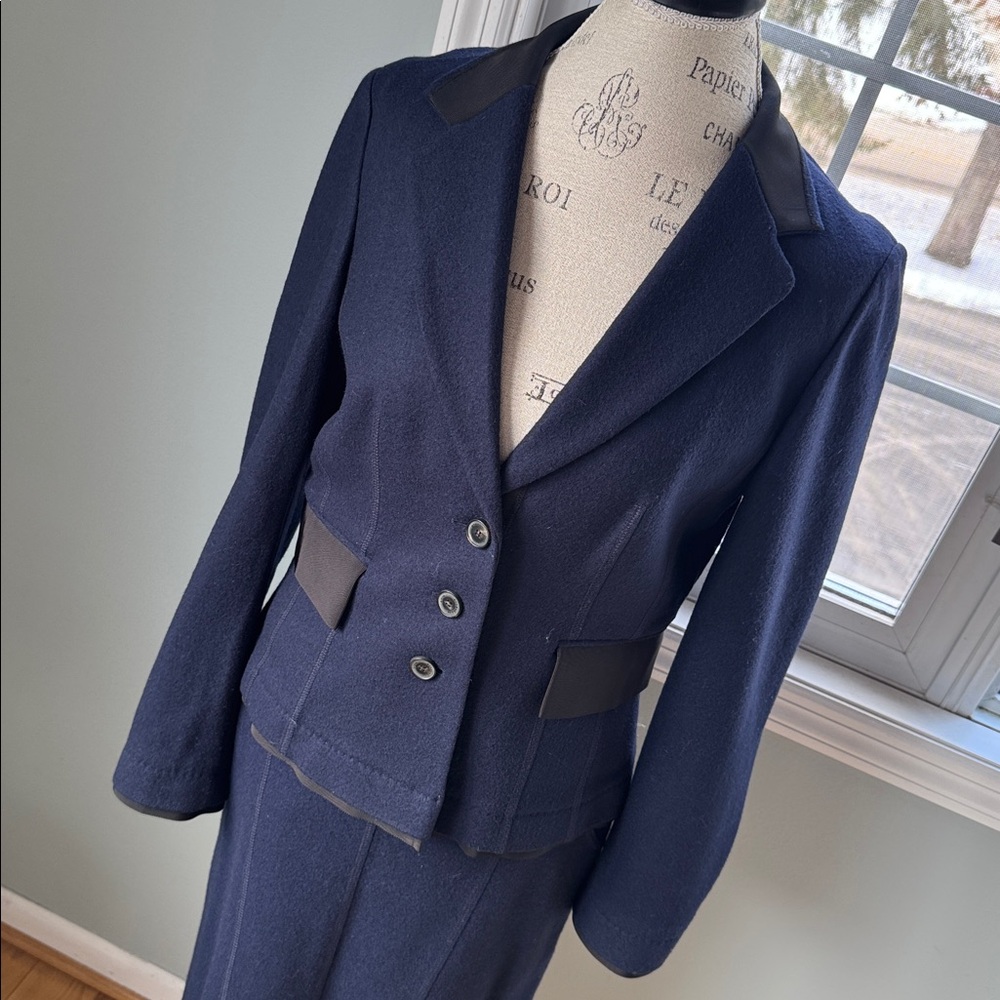 Strenesse Blue navy blue wool suit set black gross grain ribbon trim size 8/6‎